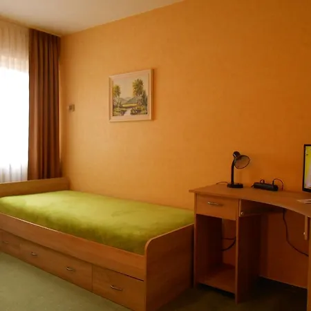 Landgasthof Schutzen فندق Tengen