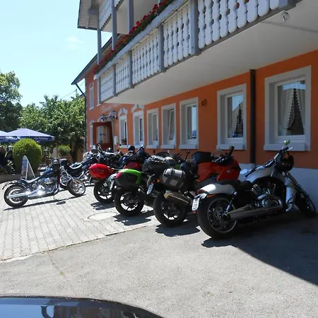 Hotel Landgasthof Schutzen Tengen
